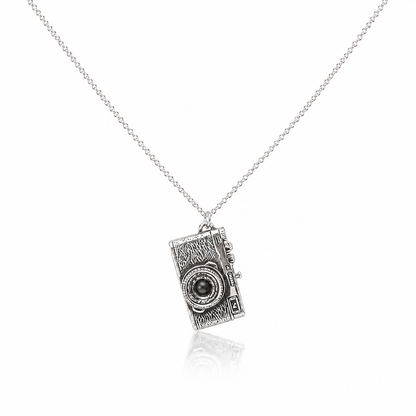Quinnlyn & Co. Edgar Camera Pendant Necklace, Photography Gifts for Women with Inspirational Quote on Greeting Card