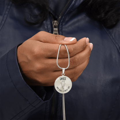 Frog Outline Circle Necklace – Minimalist Nature-Inspired Pendant Gift for Frog Lovers