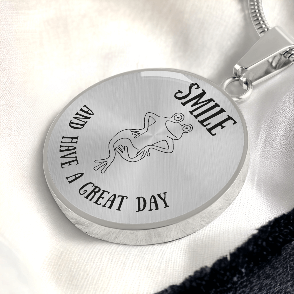 Frog Outline Circle Necklace – Minimalist Nature-Inspired Pendant Gift for Frog Lovers