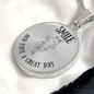 Frog Outline Circle Necklace – Minimalist Nature-Inspired Pendant Gift for Frog Lovers