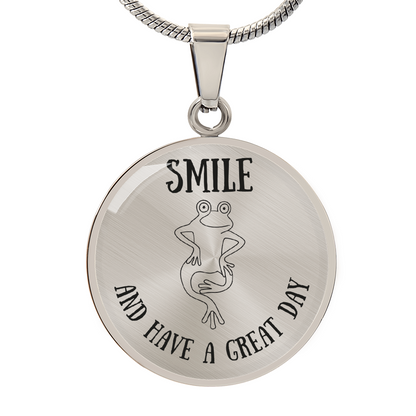 Frog Outline Circle Necklace – Minimalist Nature-Inspired Pendant Gift for Frog Lovers