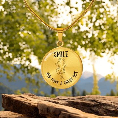 Frog Outline Circle Necklace – Minimalist Nature-Inspired Pendant Gift for Frog Lovers