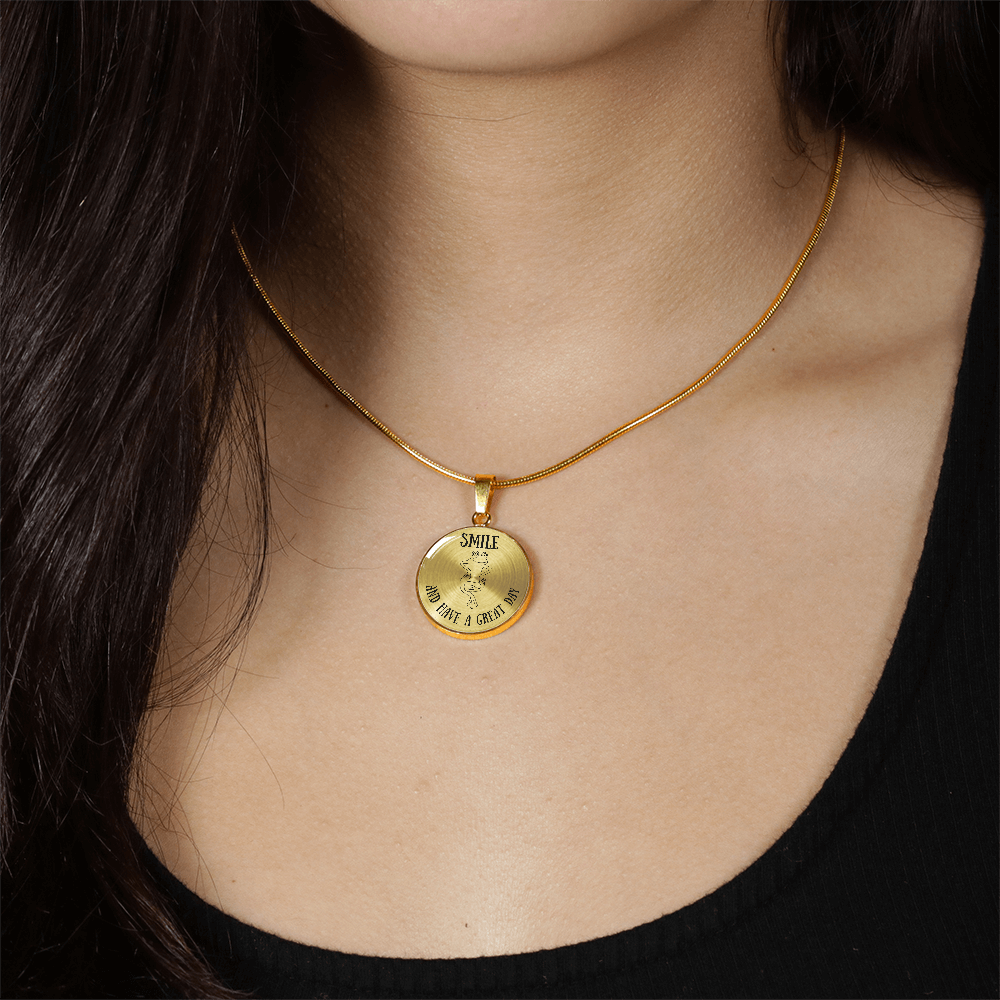 Frog Outline Circle Necklace – Minimalist Nature-Inspired Pendant Gift for Frog Lovers