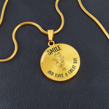 Frog Outline Circle Necklace – Minimalist Nature-Inspired Pendant Gift for Frog Lovers