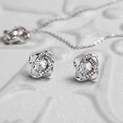 Adjustable chain Love Knot necklace for women
