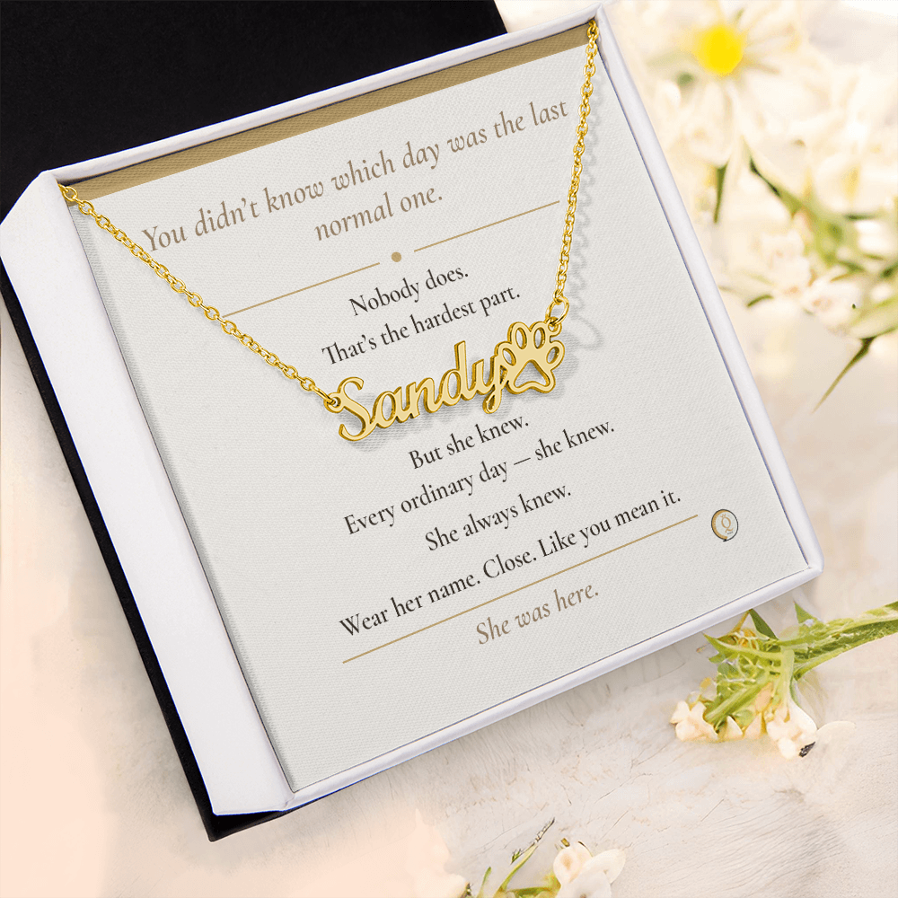 personalized paw print necklace close up
