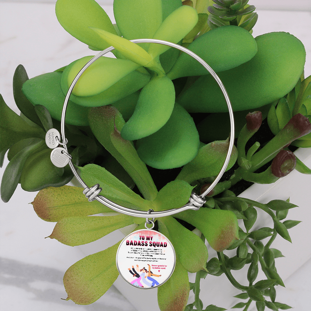 Stretchable luxury bangle bracelet with engraved pendant