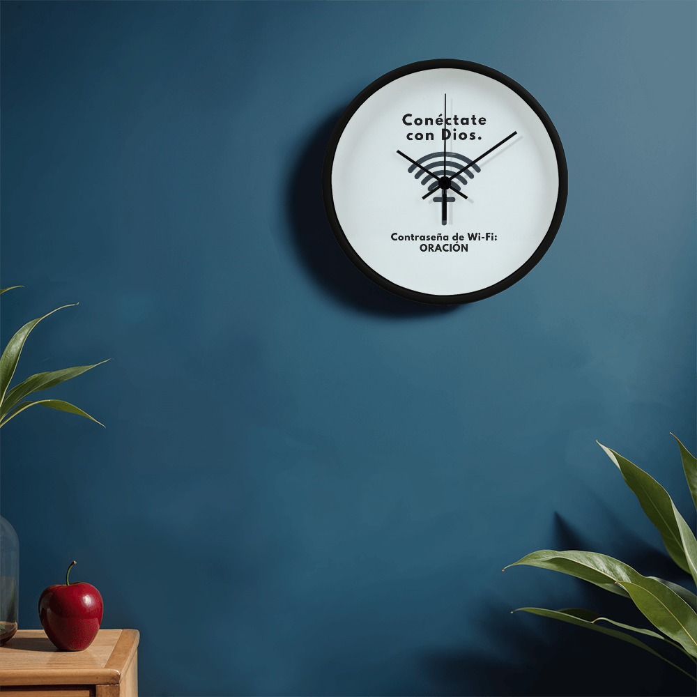 Conéctate con Dios – “WiFi Password: PRAYER” Faith-Inspired Wood Frame Clock | Christian Home Decor Gift