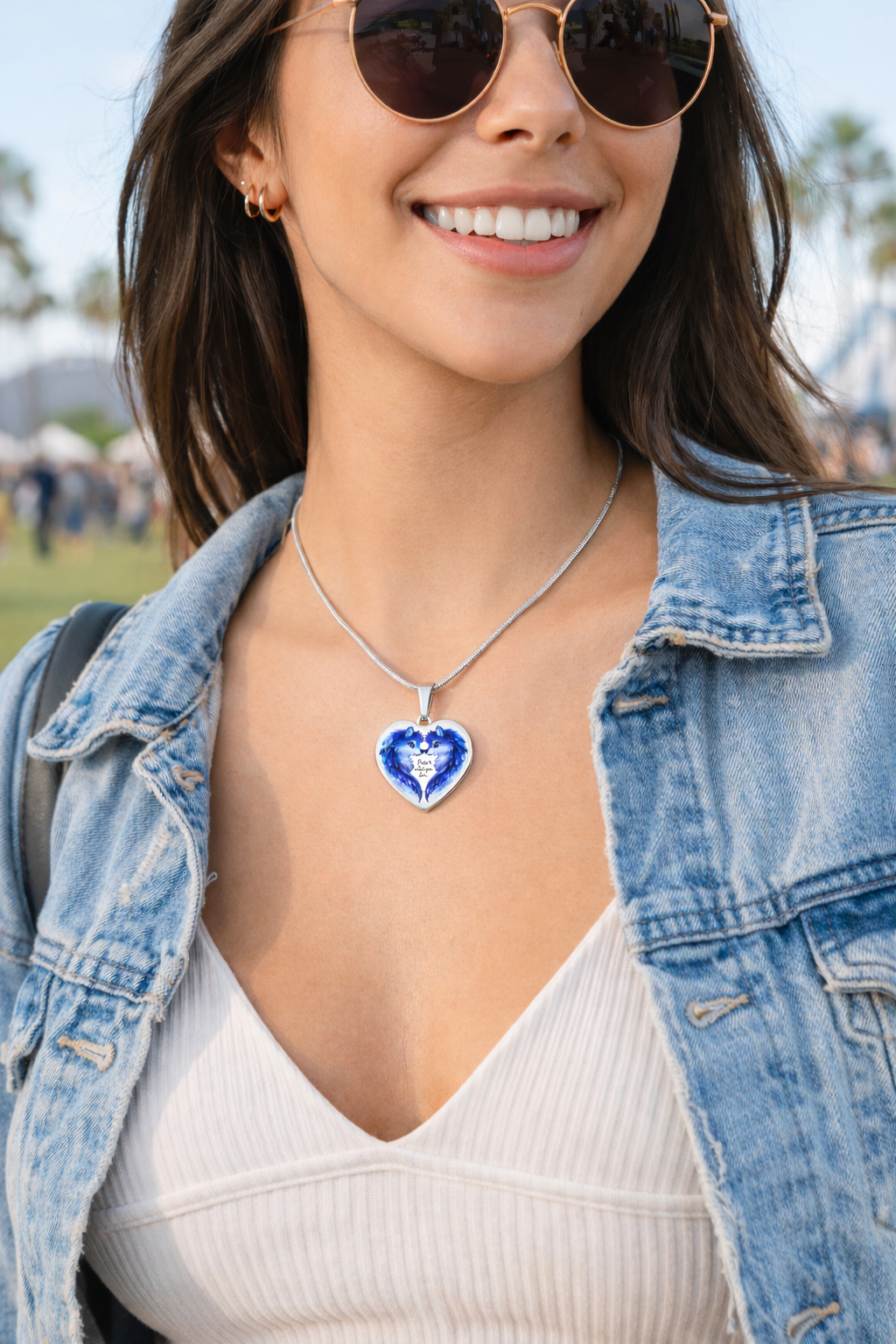 Luxury Heart Graphic Necklace – Wolf Spirit Protection Pendant, Symbol of Strength & Loyalty, Meaningful Gift Jewelry for Her
