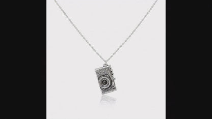Quinnlyn & Co. Edgar Camera Pendant Necklace, Photography Gifts for Women with Inspirational Quote on Greeting Card